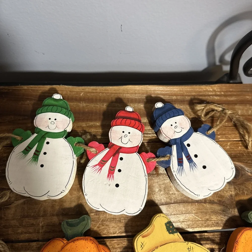 Seasonal‎ Wood Decor hang w/twine Rustic Farmhouse Fall, Winter, Easter 5 pieces